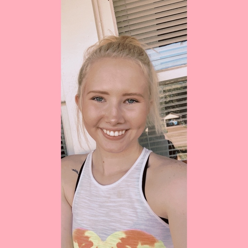 Meet your Posher, Kayla